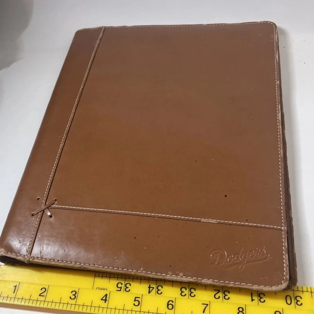 Rawlings Dodgers Leather Portfolio Notepad With Dodger Logo On Paper